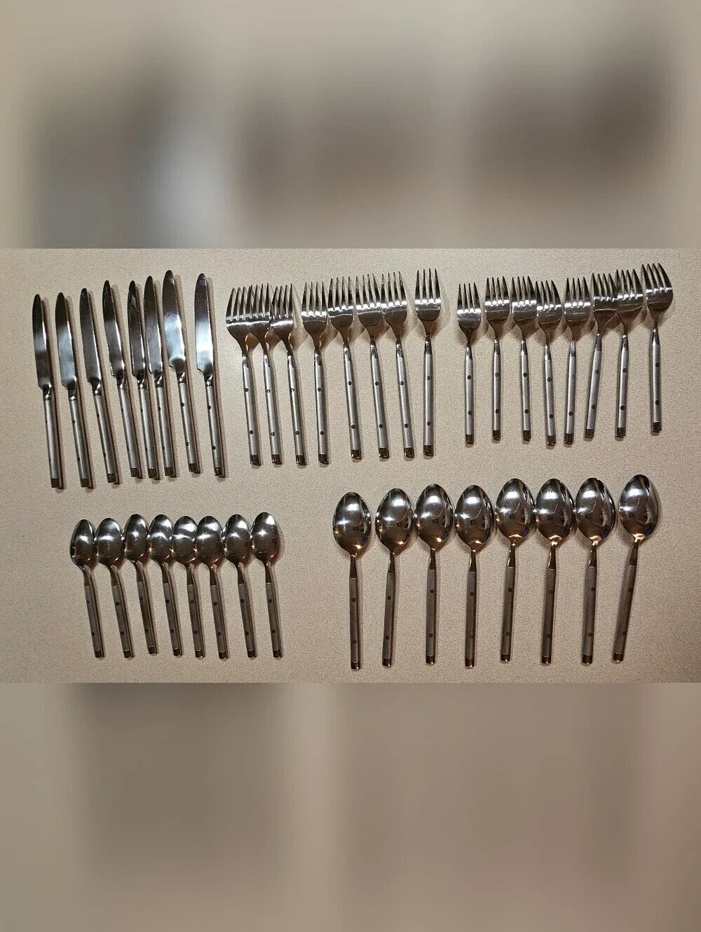 Hampton Silversmiths 026 Silverware 40 Piece Lot Stainless Rivet Accent Satin